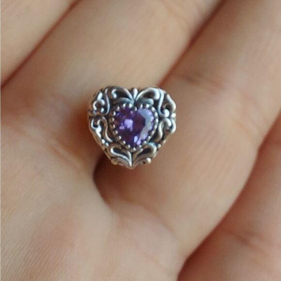 925 Sterling Silver Vintage Heart Charm - Picture 3 of 8